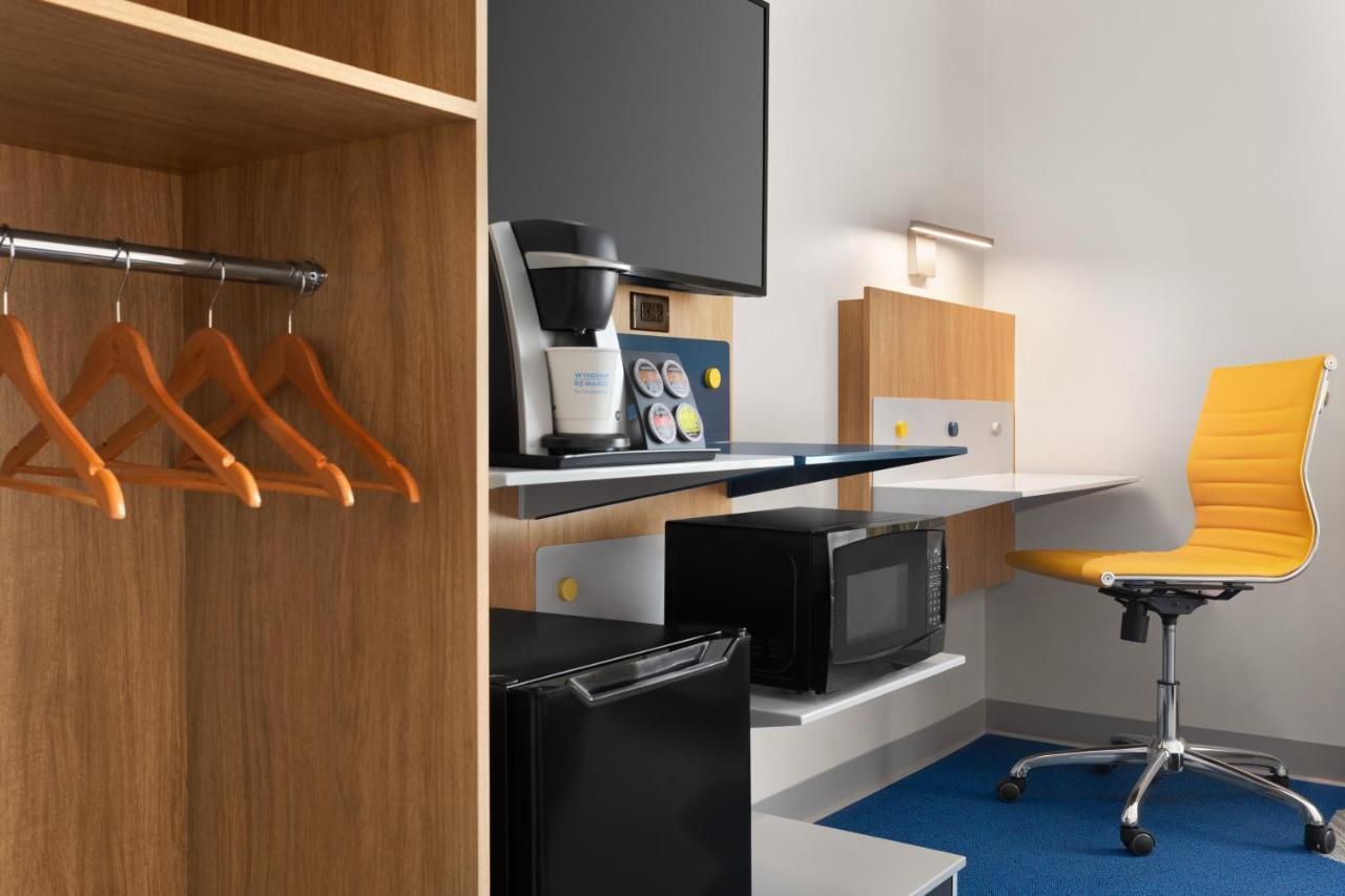 Microtel Inn & Suites By Wyndham Lachute Esterno foto