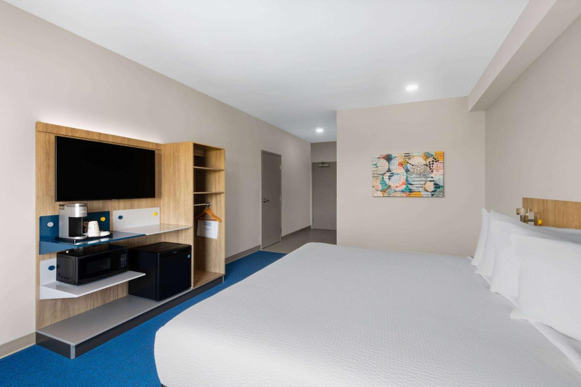 Microtel Inn & Suites By Wyndham Lachute Esterno foto