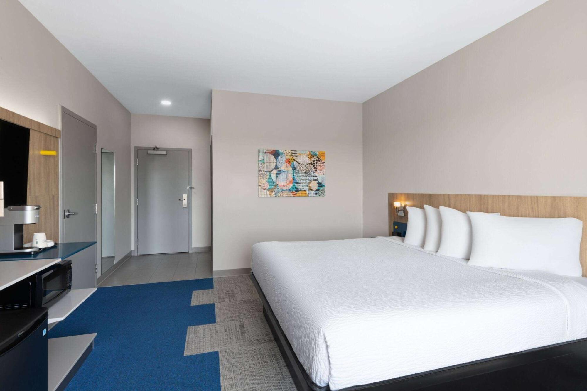 Microtel Inn & Suites By Wyndham Lachute Esterno foto